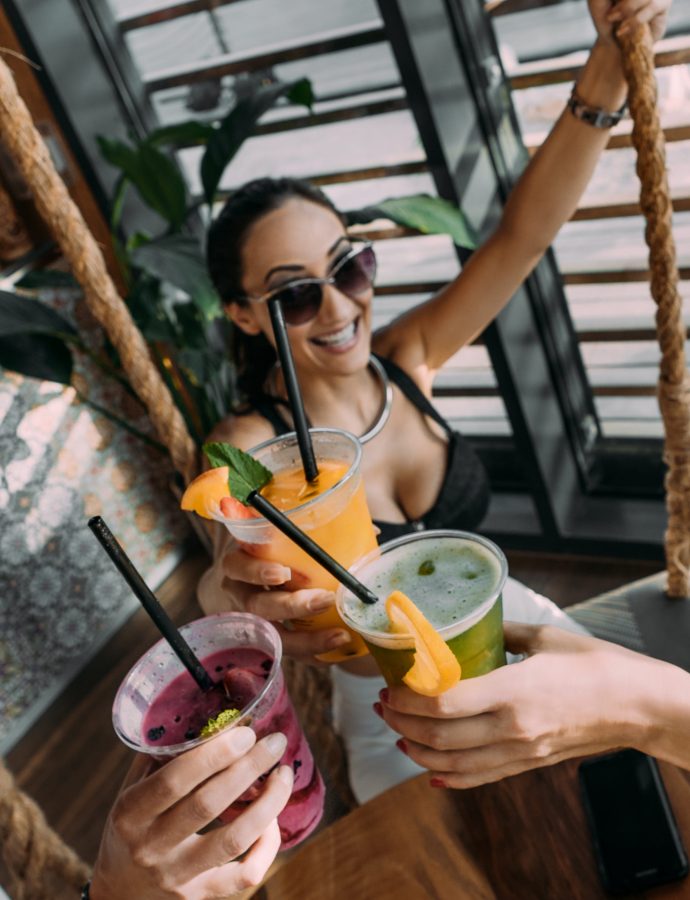 What’s the difference between a traveller and a tourist?5