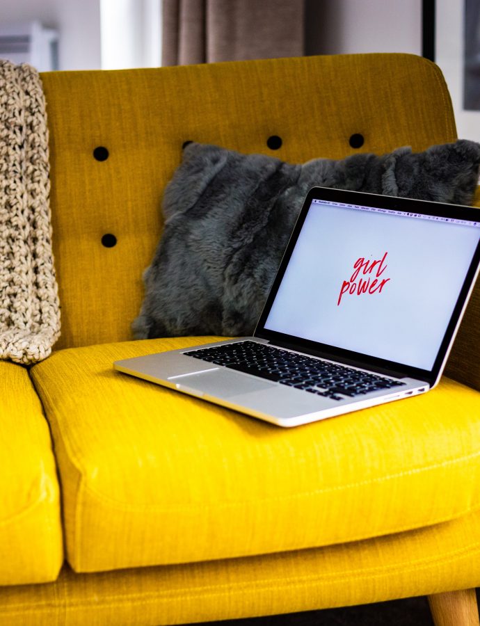 michalah-francis-work-from-home-how-to-work-from-home-laptop-couch-working-from-home